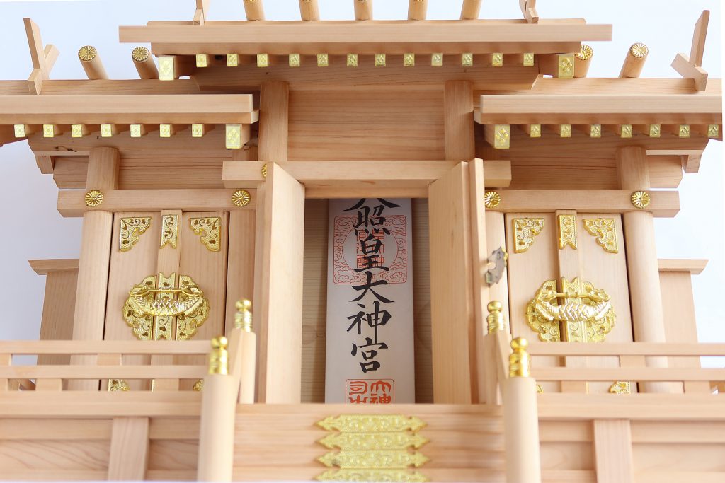お札立てとは？日本の風習・お札を祀るその祀り方について詳しく解説